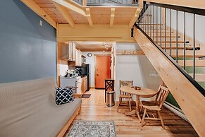 18sll - Newly Remodeled - Sleeps 4 - Fireplace - W/d 1 Bedroom Condo b