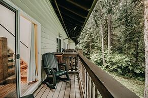 18sll - Newly Remodeled - Sleeps 4 - Fireplace - W/d 1 Bedroom Condo b