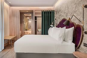 Querencia de Sevilla Autograph Collection