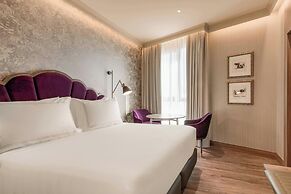 Querencia de Sevilla Autograph Collection