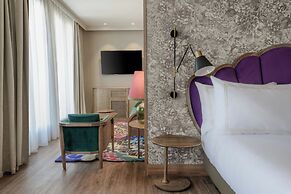 Querencia de Sevilla Autograph Collection