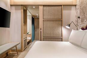 Querencia de Sevilla Autograph Collection