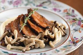 Querencia de Sevilla Autograph Collection