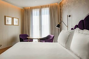 Querencia de Sevilla Autograph Collection