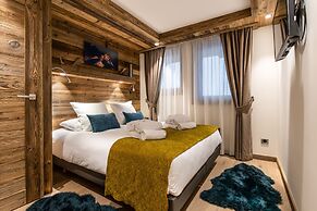Manali Lodge  by Alpine Resorts