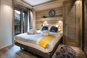 Manali Lodge  by Alpine Resorts