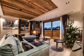 Manali Lodge  by Alpine Resorts