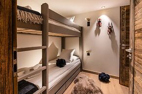 Manali Lodge  by Alpine Resorts