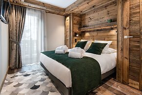 Manali Lodge  by Alpine Resorts