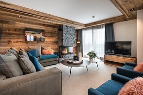 Manali Lodge  by Alpine Resorts