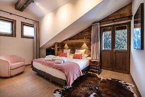 Manali Lodge  by Alpine Resorts