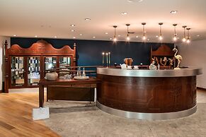Manali Lodge  by Alpine Resorts