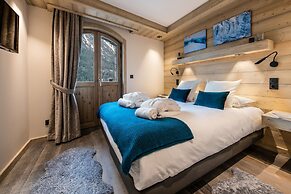 Manali Lodge  by Alpine Resorts