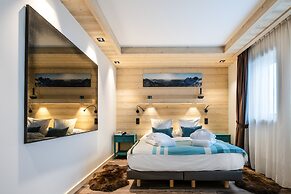 Manali Lodge  by Alpine Resorts
