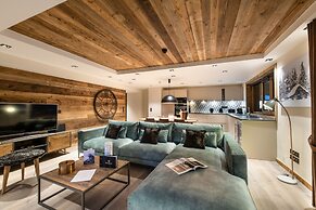 Manali Lodge  by Alpine Resorts