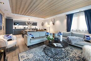Manali Lodge  by Alpine Resorts