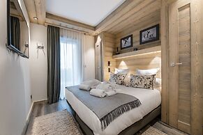Manali Lodge  by Alpine Resorts