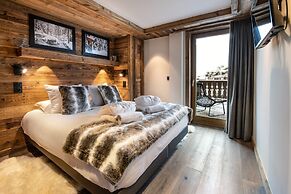 Manali Lodge  by Alpine Resorts