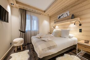Manali Lodge  by Alpine Resorts