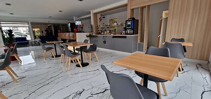 Kyriad Direct Arpajon