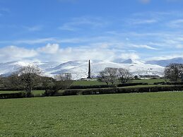 3 Bed Detached Cottage- Log Burner, Mountain Views