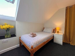 3 Bed Detached Cottage Log Burner, Mountain Views