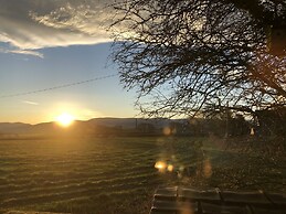 3 Bed Detached Cottage Log Burner, Mountain Views