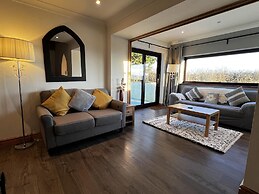 3 Bed Detached Cottage Log Burner, Mountain Views