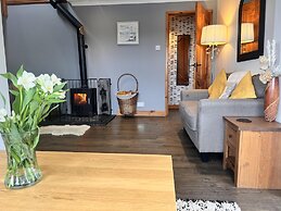 3 Bed Detached Cottage Log Burner, Mountain Views