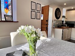 3 Bed Detached Cottage Log Burner, Mountain Views