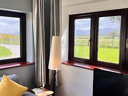 3 Bed Detached Cottage Log Burner, Mountain Views