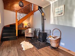 Detached 3 Bed Cottage, Mountain Views- Pets, Wifi