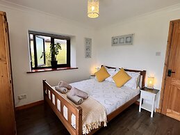 3 Bed Detached Cottage Log Burner, Mountain Views