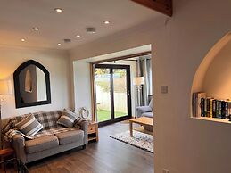 3 Bed Detached Cottage Log Burner, Mountain Views