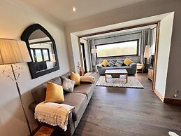 3 Bed Detached Cottage Log Burner, Mountain Views