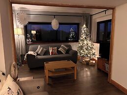 3 Bed Detached Cottage Log Burner, Mountain Views