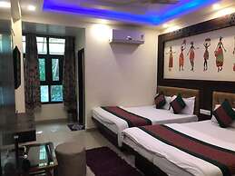 Goroomgo Bajrang Paharganj New Delhi