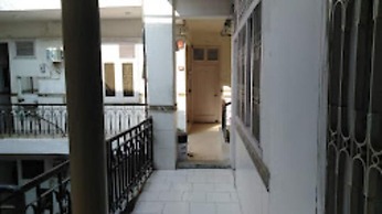 Goroomgo Bajrang Paharganj New Delhi