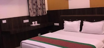 Goroomgo Bajrang Paharganj New Delhi