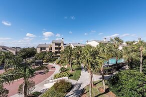 Spinnakers Reach 704