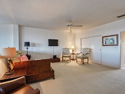 Spinnakers Reach 704