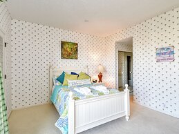 Spinnakers Reach 704