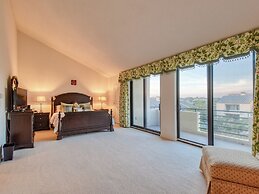 Spinnakers Reach 704