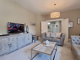 Plas Gwyrch Gatehouse