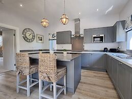 Plas Gwyrch Gatehouse