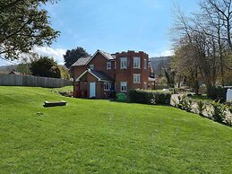 Plas Gwyrch Gatehouse