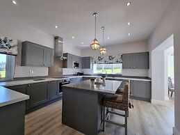 Plas Gwyrch Gatehouse