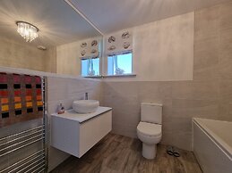 Plas Gwyrch Gatehouse