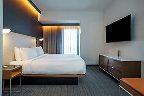 Courtyard by Marriott Indianapolis Fishers