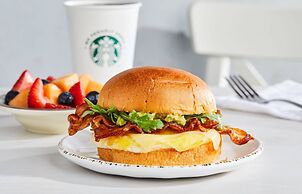 Courtyard by Marriott Indianapolis Fishers